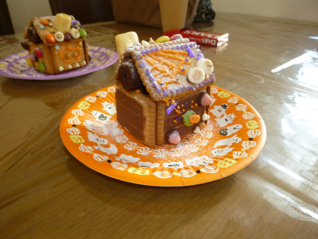 お菓子の家をつくろう